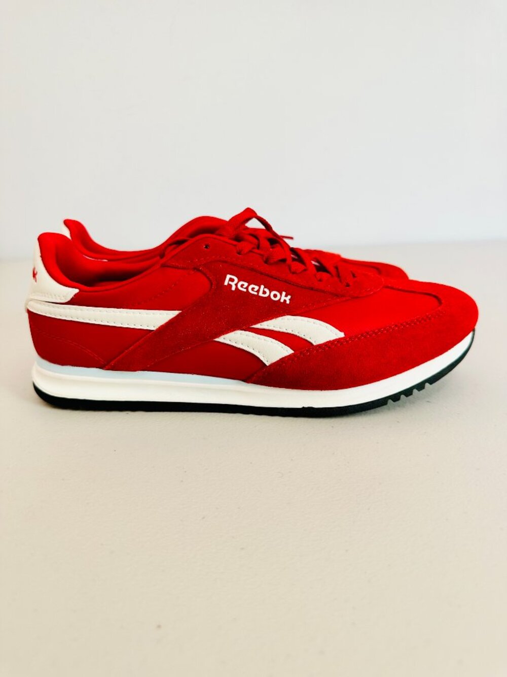 NEW REEBOK RED AND WHITE ORTHOLITE COURT FLEX SNEAKERS SIZE 9 - Picture 3 of 10